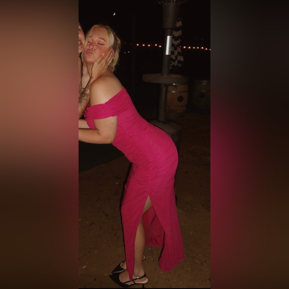 Abercrombie & Fitch Dark Pink Off the Shoulder Slit Formal Wedding Guest Dress